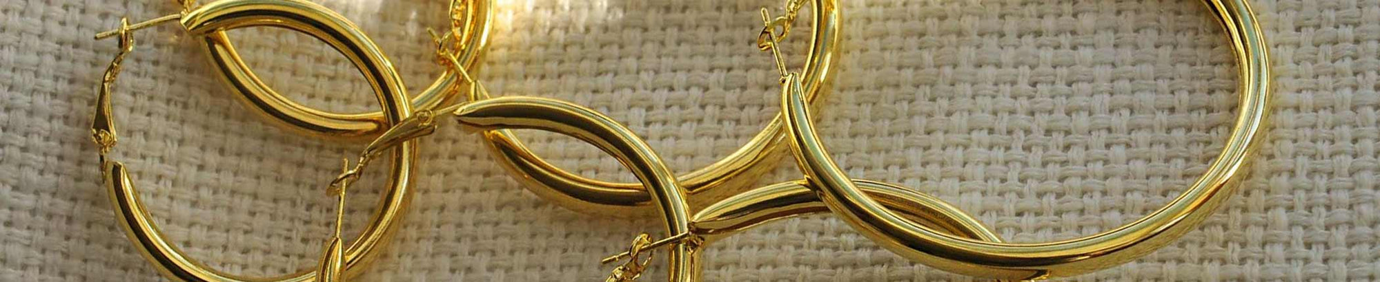 Christmas gifts: Gold hoop earrings top 10