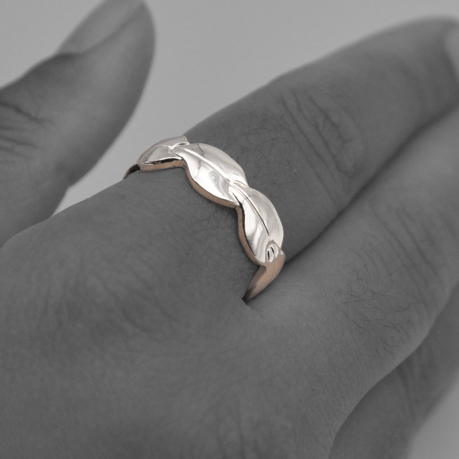 Copper ring with magnets