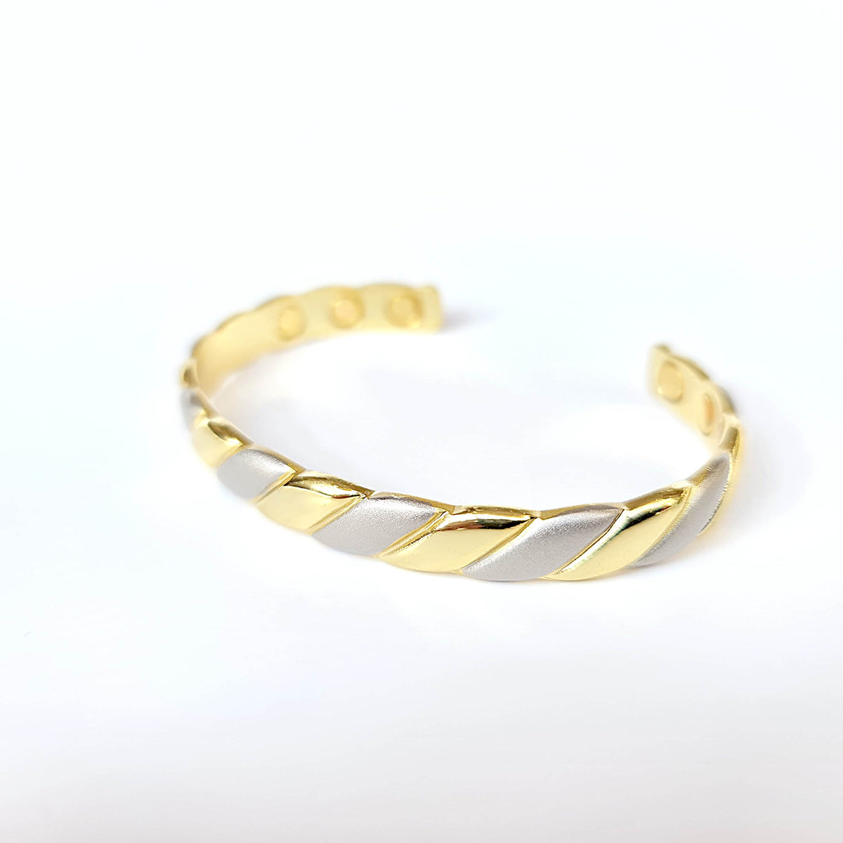 ladies magnetic bracelet