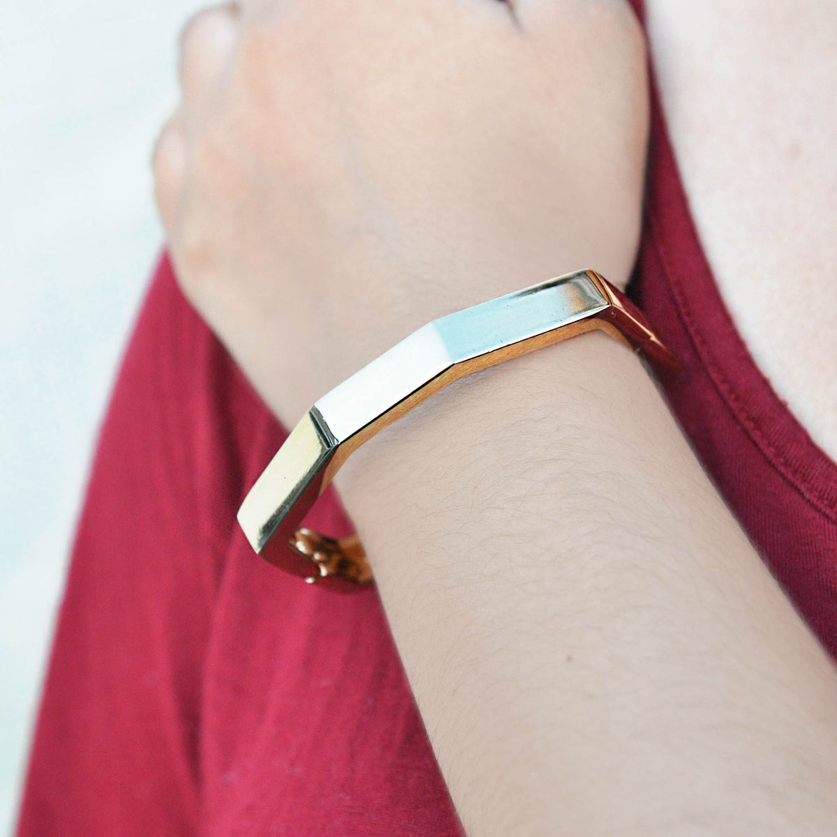 Ava Geometric Gold bangle