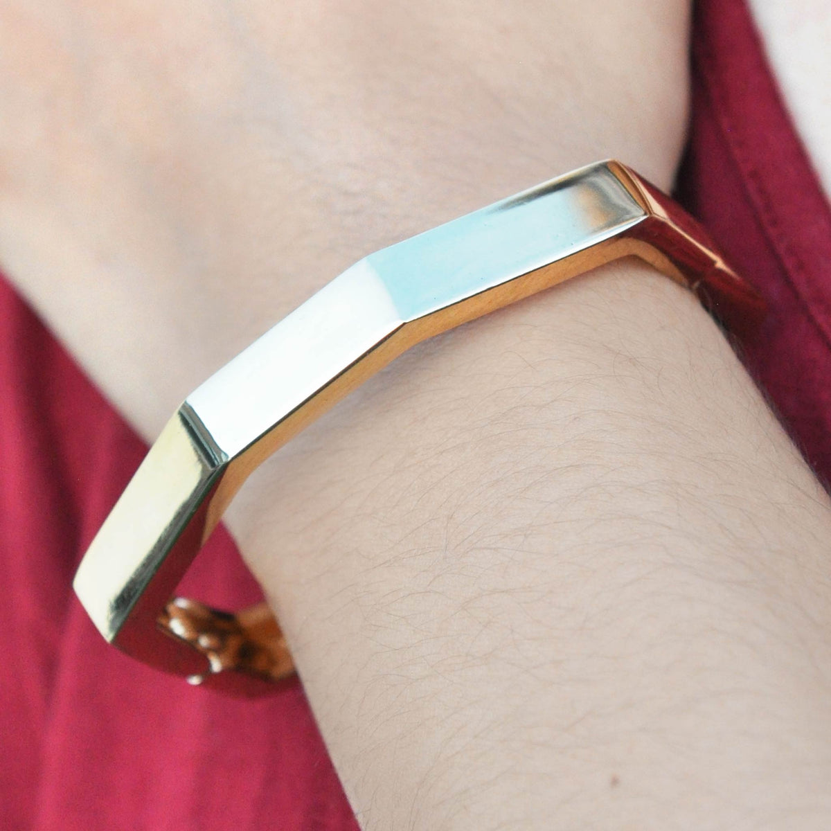 Ava Geometric Gold bangle