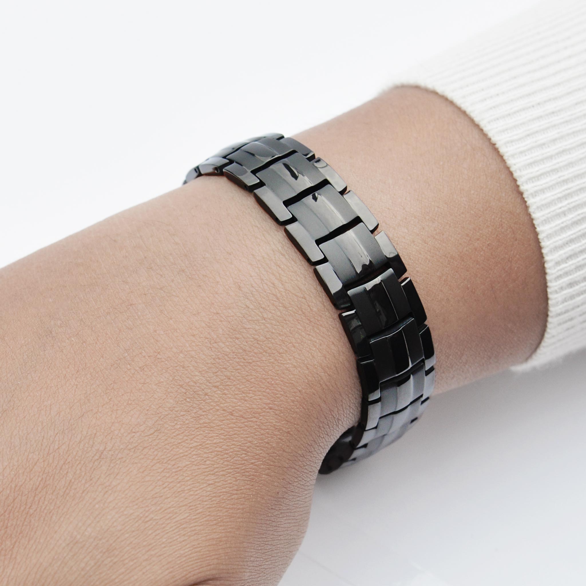 women's magnetic black bracelet for arthritic pain