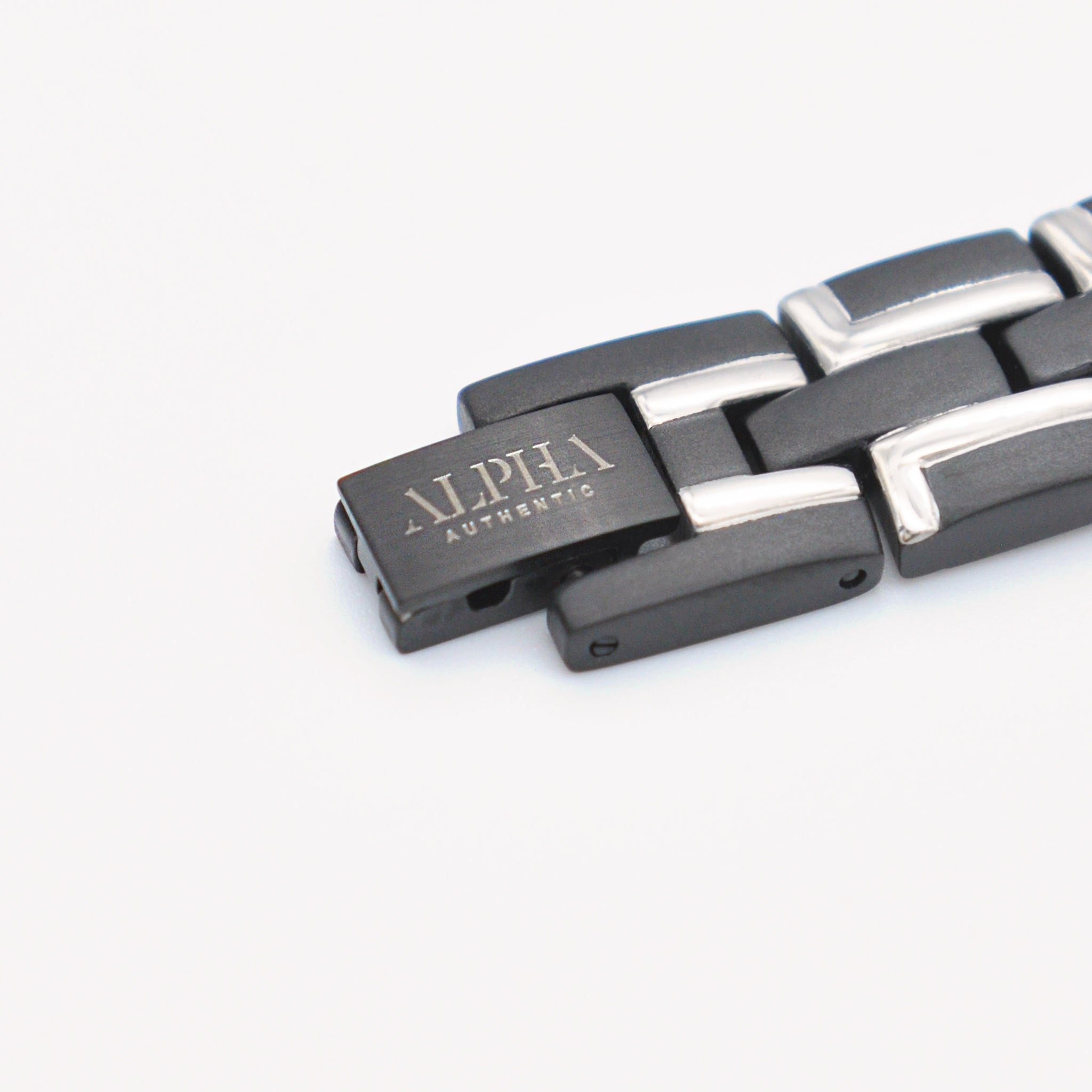 Finley titanium magnetic bracelet