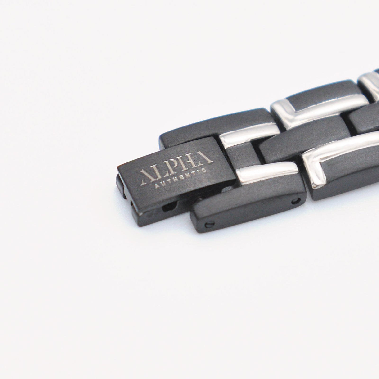 Finley titanium magnetic bracelet