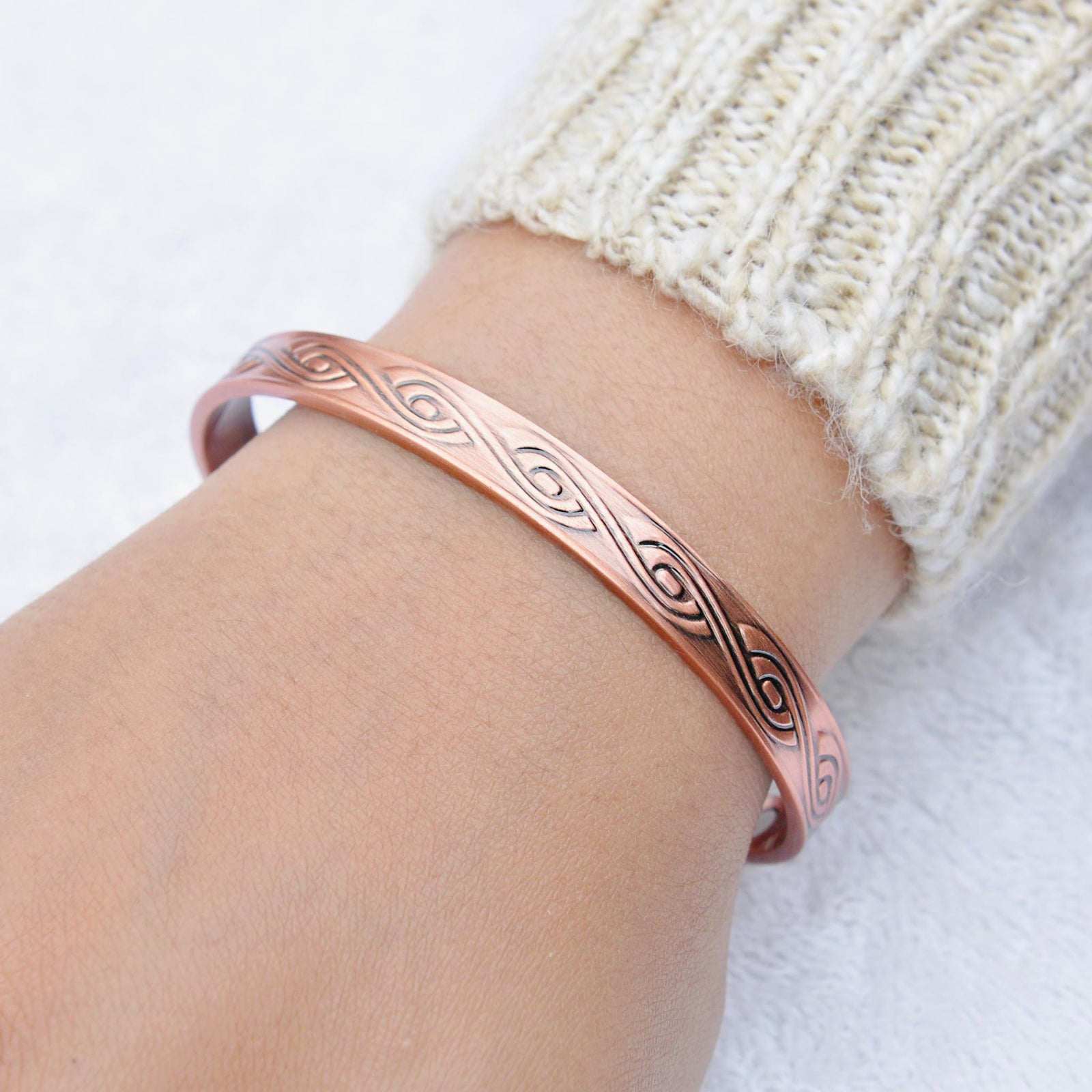magnetic bracelet for ladies