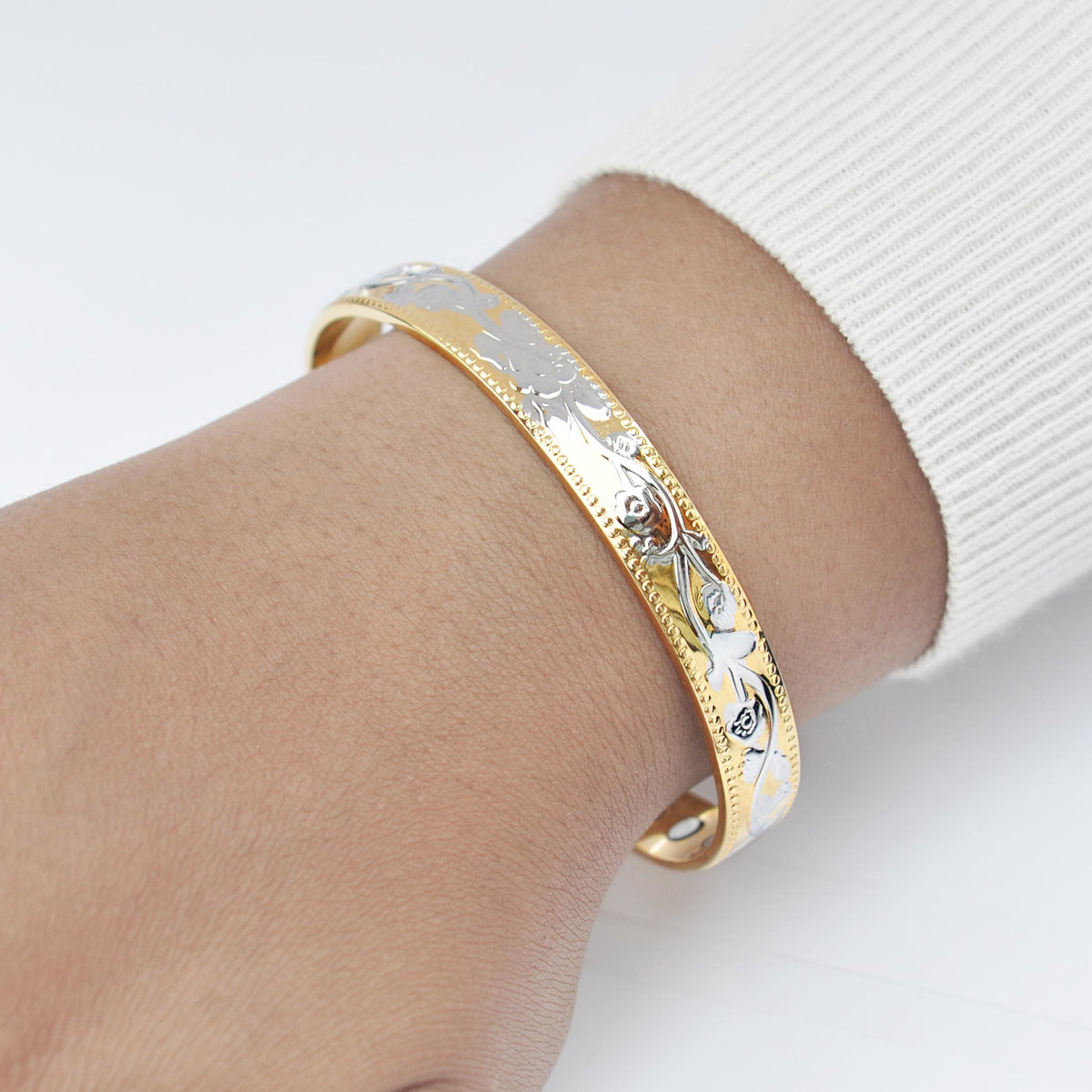 ladies gold bangle
