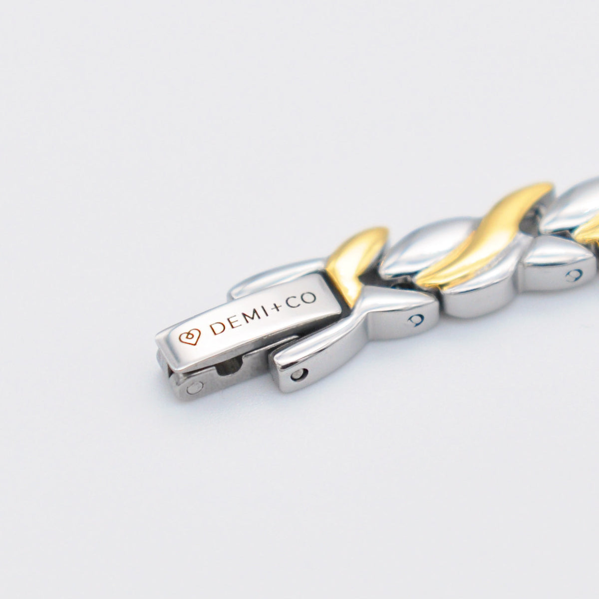 Fern magnetic bracelet in stainless steel