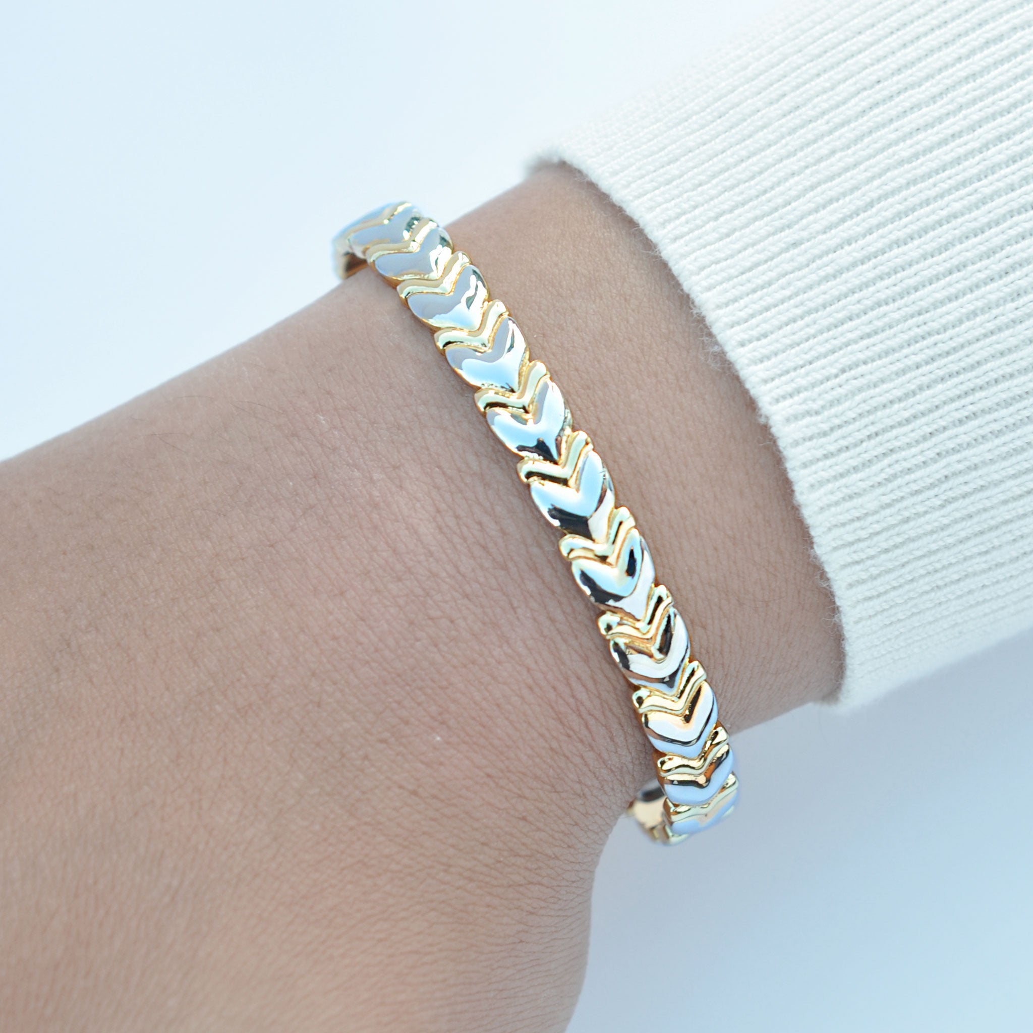 Ladies magnetic bracelet 