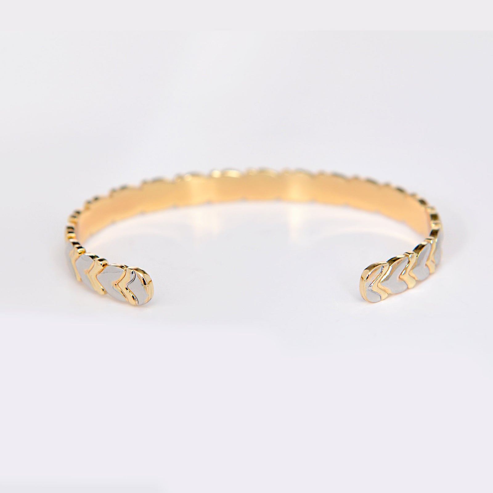 Ladies magnetic bracelet 