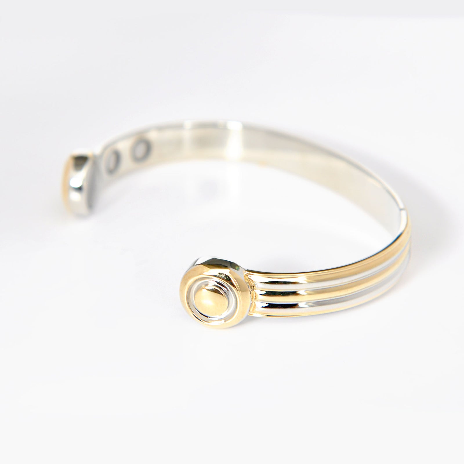 Ladies magnetic bracelet 