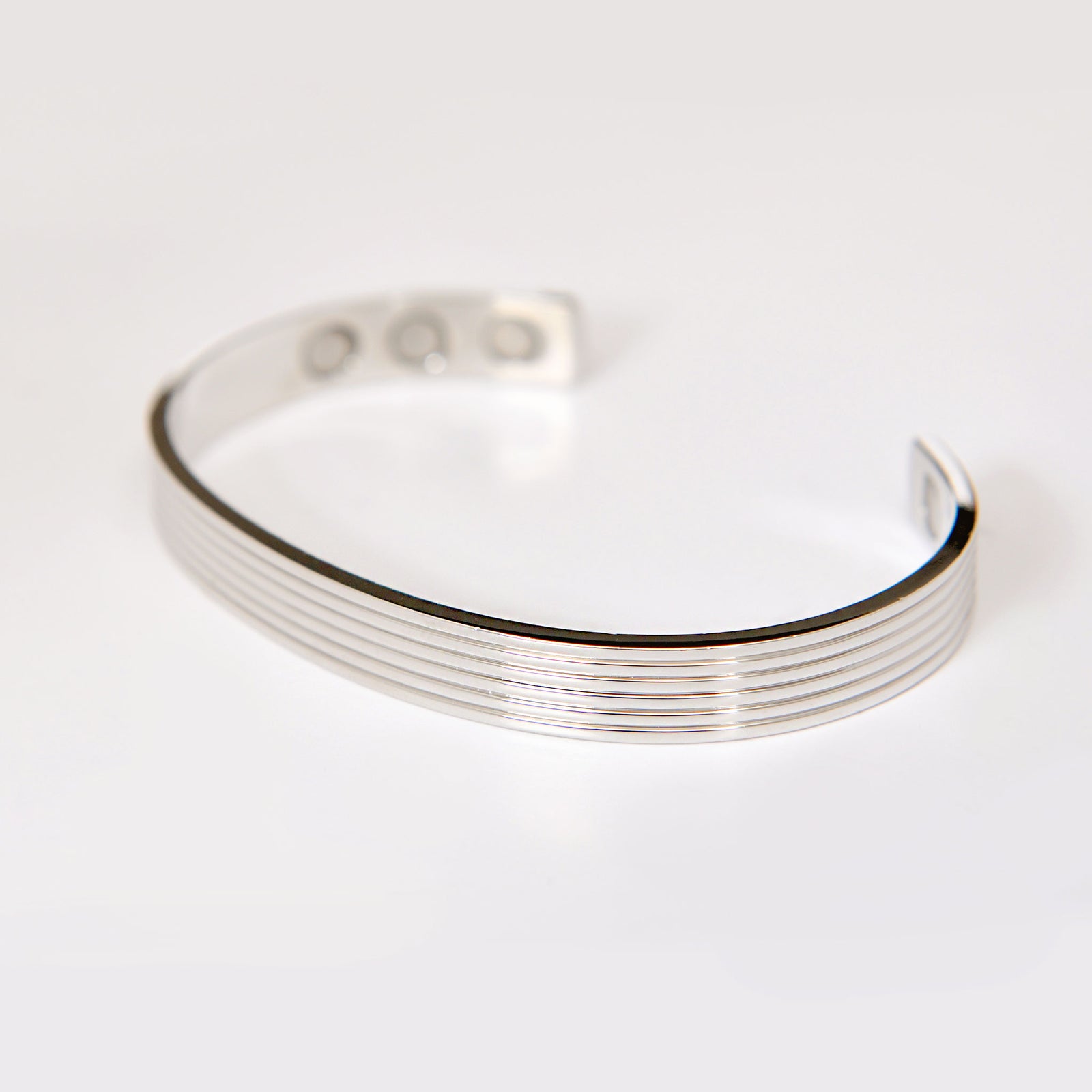 Womens magnetic bracelet 