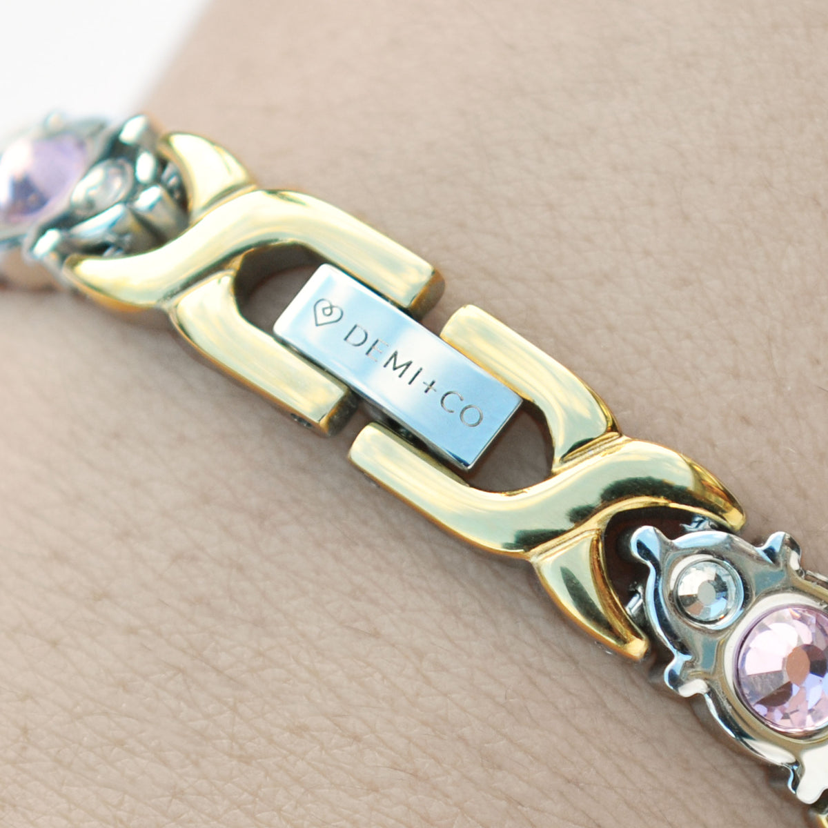 Womens magnetic bracelet 