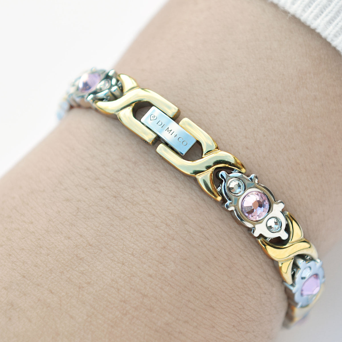 Top more than 80 metal bracelets for women latest - POPPY