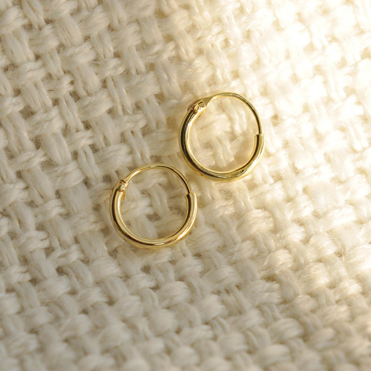small 7mm gold hoop earrings