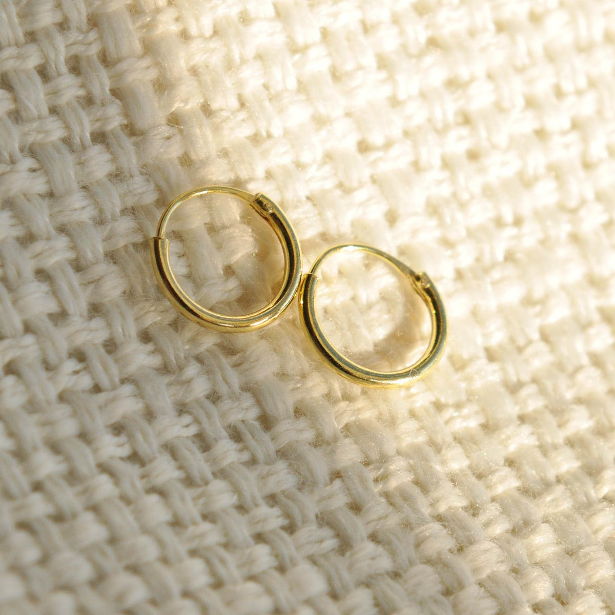 small 9mm gold hoop earrings