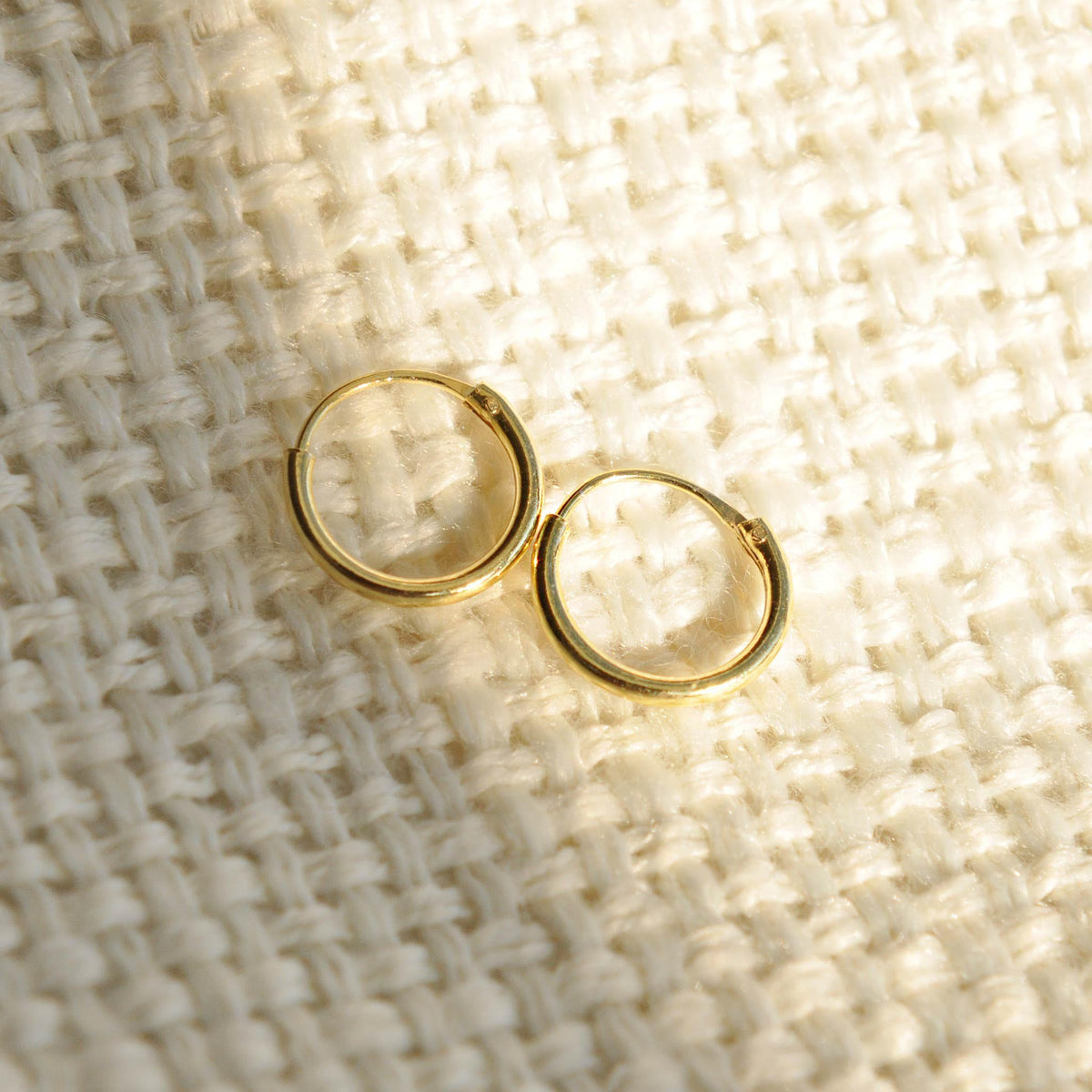 small 9mm gold hoop earrings