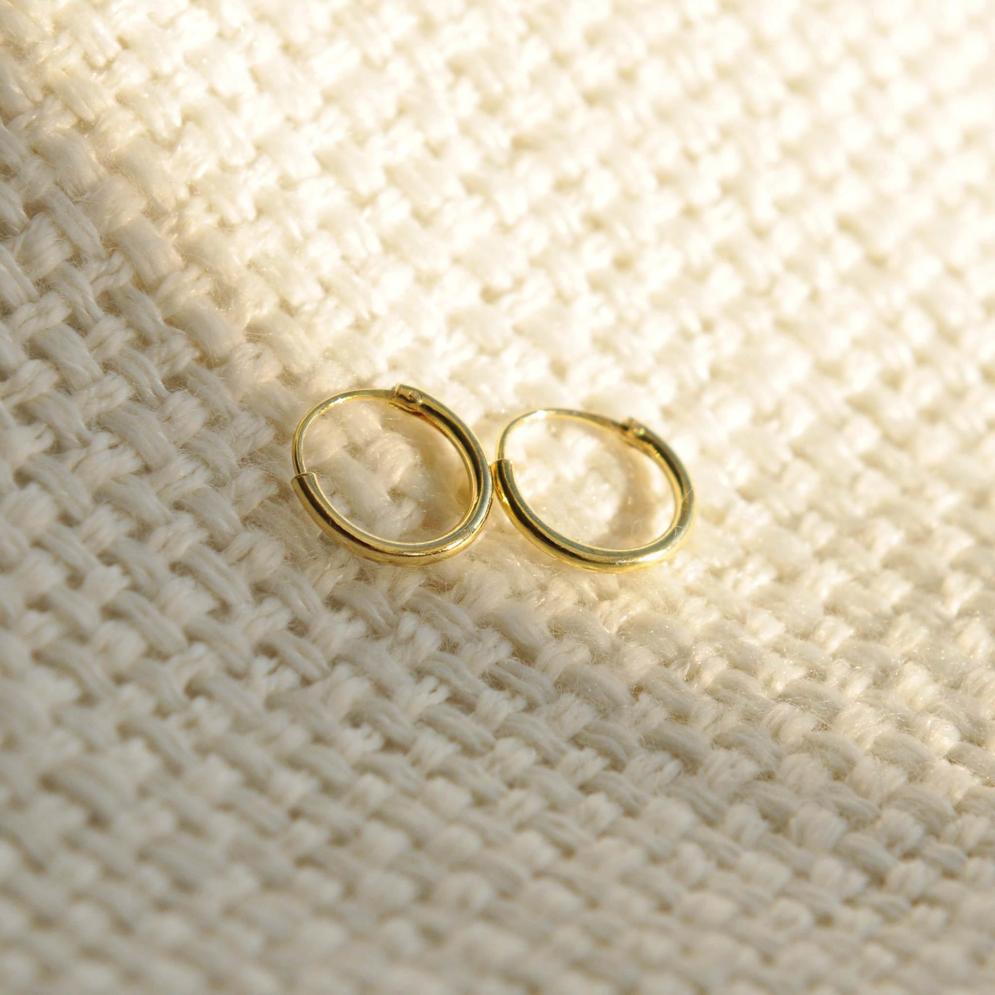 small 9mm gold hoop earrings